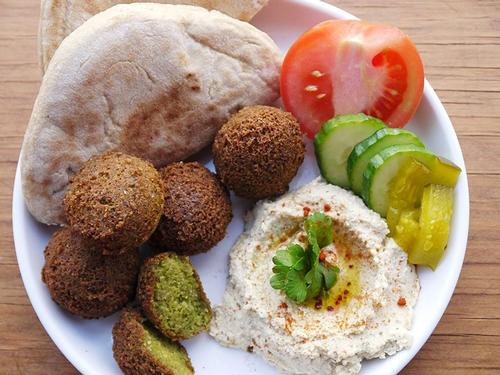 Follow the recipe in this blog post and make your own delicious falafel at home!