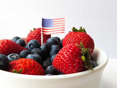 Families, get ready for Independence Day by making red, white, and blue fruit kebobs with the Free Library on July 3.